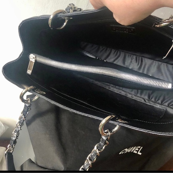 Pre-Owned Chanel GST Quilt Caviar Black Silver hardware. - Picture 4 of 8